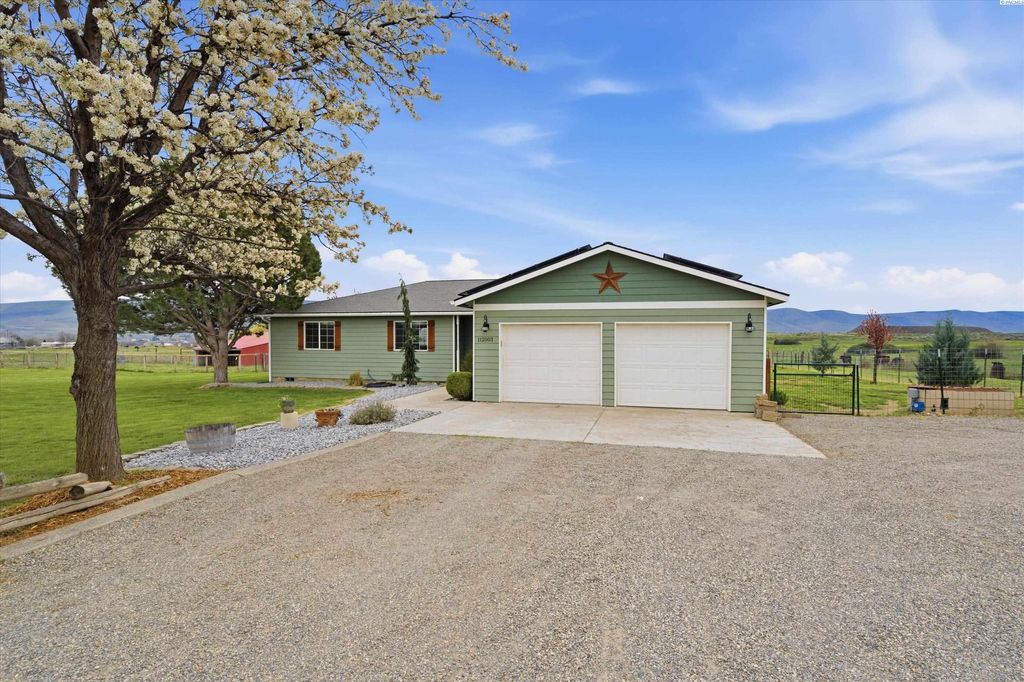 Photo of 112503 W King Tull Rd, Prosser, WA 99350 (MLS # 291723)