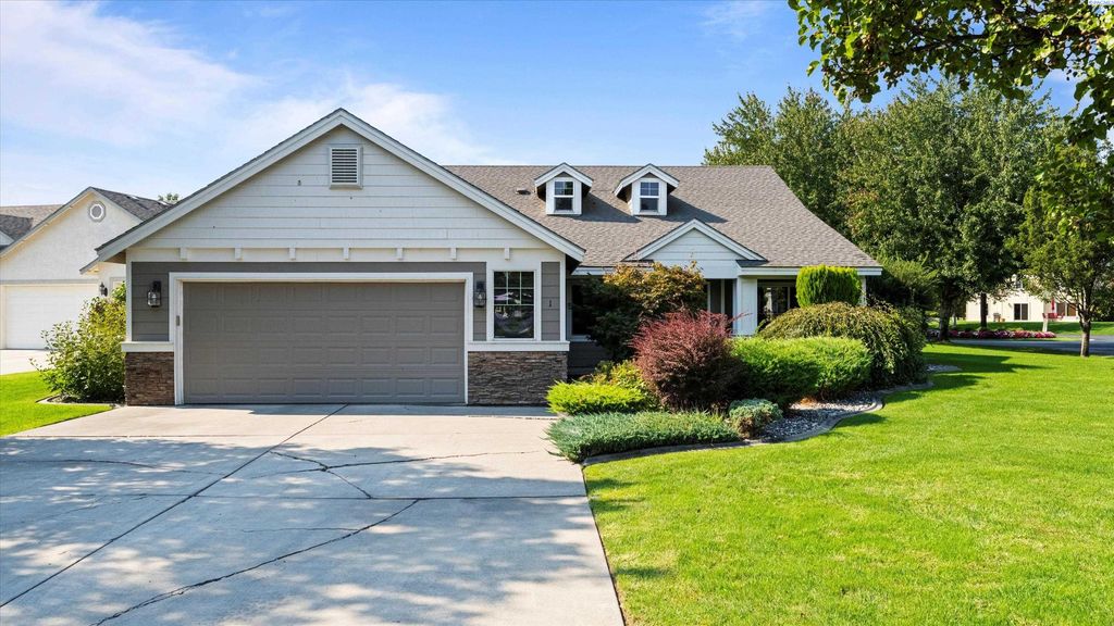 Photo of 1 Dahlia Ct, Pasco, WA 99301 (MLS # 289420)