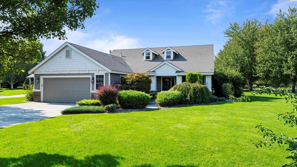 Photo of 1 Dahlia Ct, Pasco, WA 99301 (MLS # 289420)