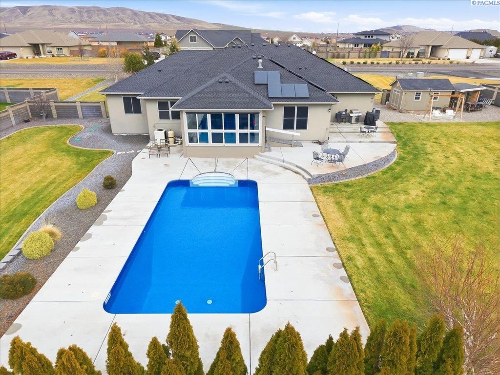 Photo of 74203 E Reata Rd, Kennewick, WA 99338 (MLS # 290578)