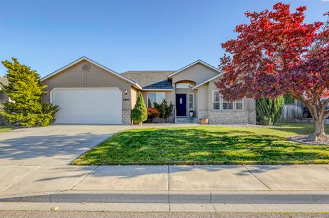 Photo of 3401 S Lyle Street, Kennewick, WA 99337 (MLS # 288575)