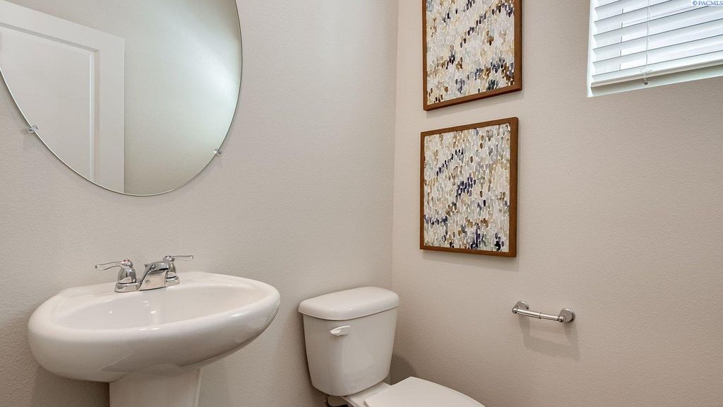 Photo of 6439 Polar Dr, Pasco, WA 99301 (MLS # 291729)