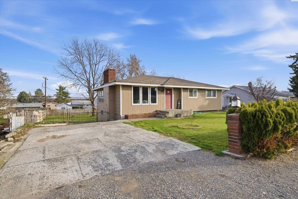Photo of 6816 W Yellowstone Ave, Kennewick, WA 99336 (MLS # 291039)