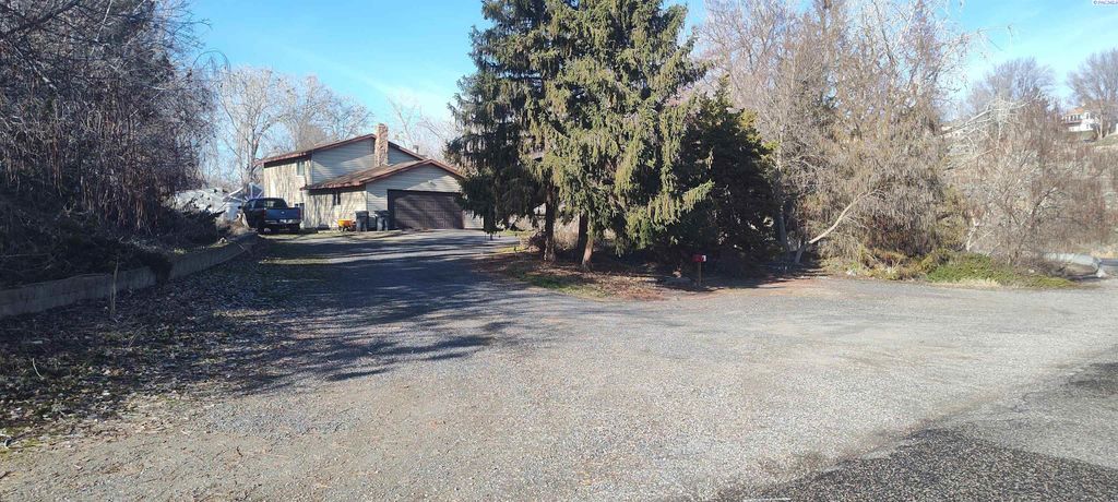 Photo of 3002 Escolar Rd, Kennewick, WA 99338 (MLS # 290144)