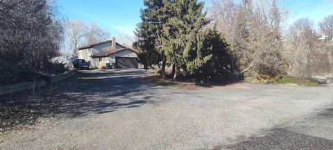 Photo of 3002 Escolar Rd, Kennewick, WA 99338 (MLS # 290144)