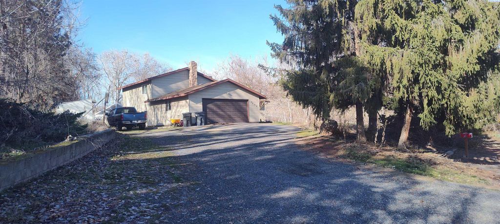 Photo of 3002 Escolar Rd, Kennewick, WA 99338 (MLS # 290144)