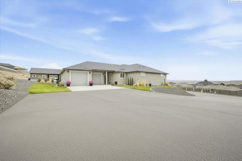 Photo of 6657 Caspian Pl, West Richland, WA 99353 (MLS # 290124)