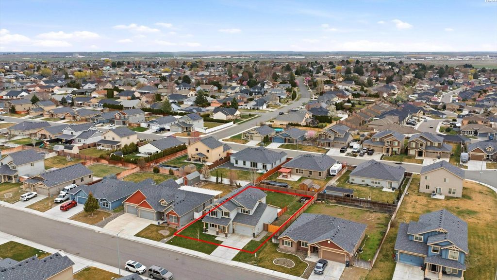 Photo of 3915 St Paul Ln, Pasco, WA 99301 (MLS # 291428)