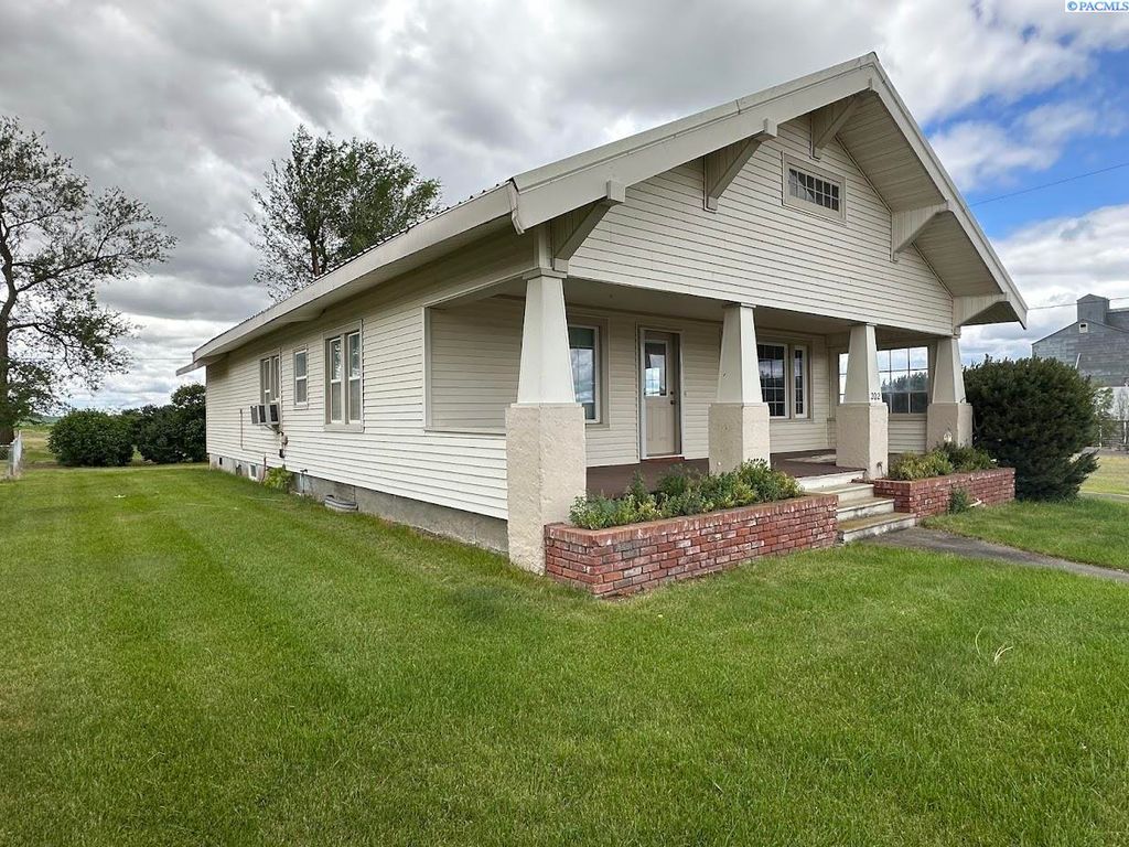Photo of 202 E 6th St, La Crosse, WA 99143 (MLS # 293017)
