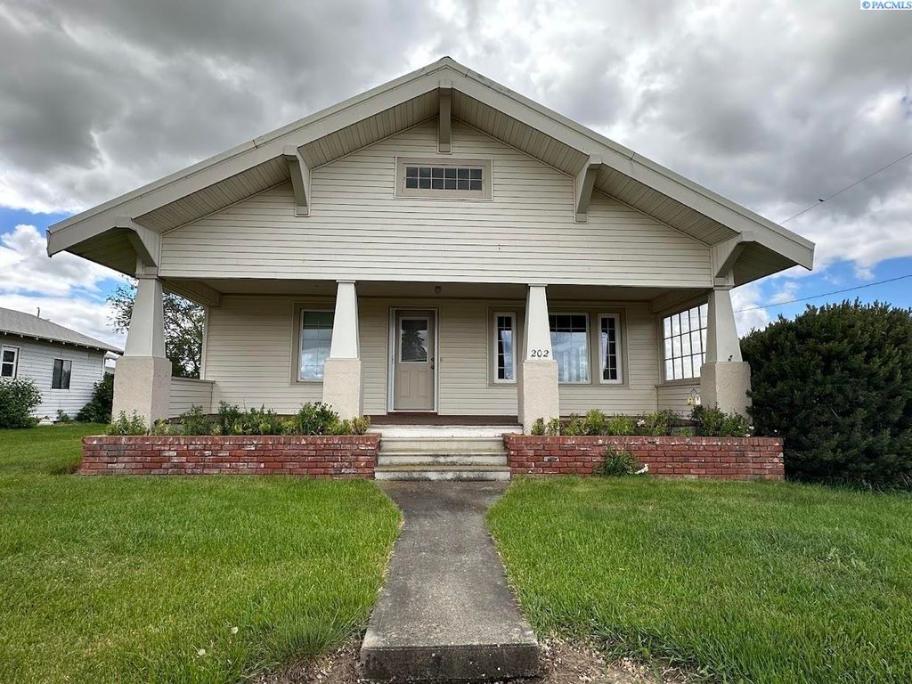 Photo of 202 E 6th St, La Crosse, WA 99143 (MLS # 293017)