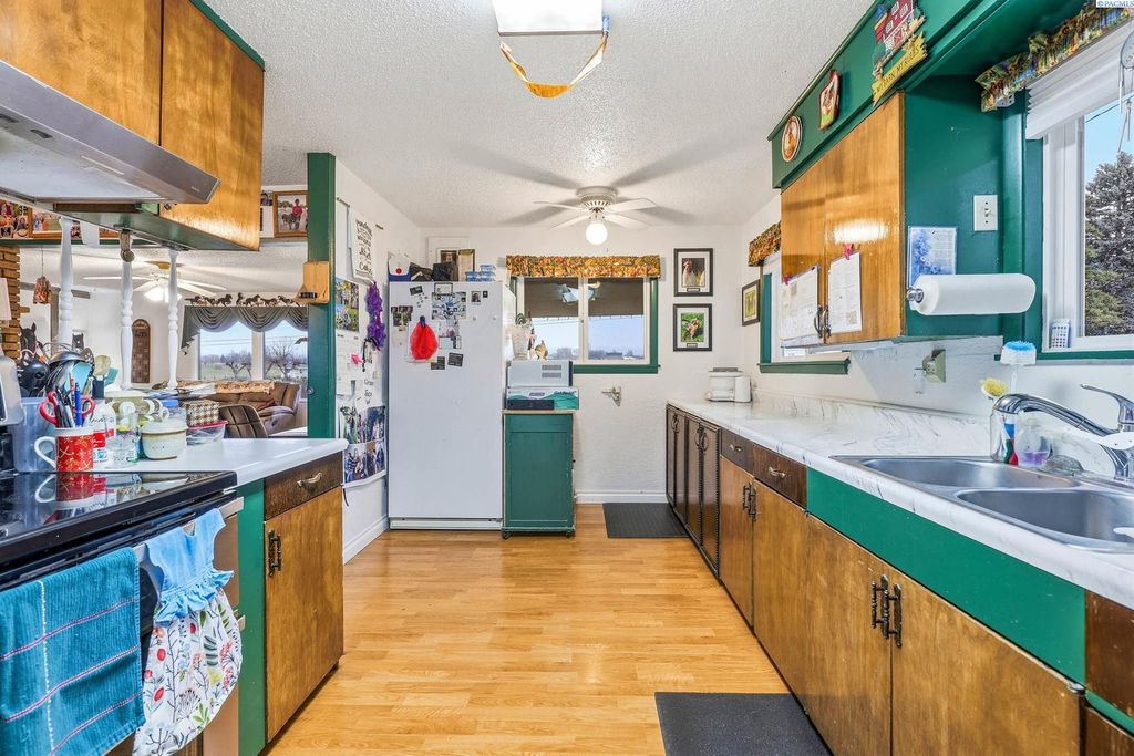 Photo of 6850 Van Belle Road, Sunnyside, WA 98944 (MLS # 290017)