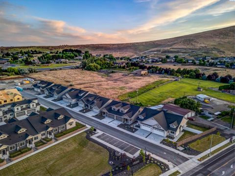 Photo of 4545 Grove Court, West Richland, WA 99353 (MLS # 293341)