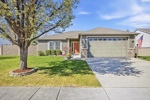 Photo of 5504 W 20th Avenue, Kennewick, WA 99338 (MLS # 291863)