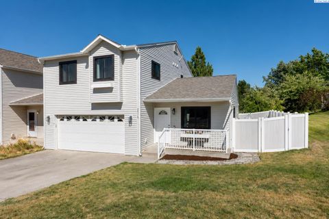 Photo of 2518 NW Short Drive, Pullman, WA 99163 (MLS # 294522)