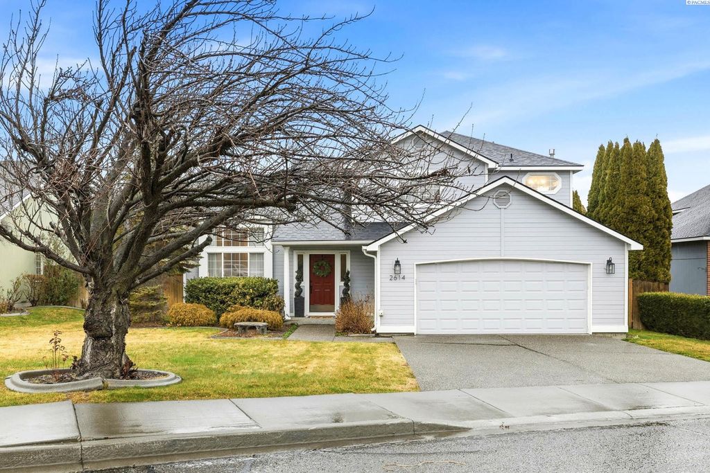 Photo of 2614 W 34th Ave, Kennewick, WA 99337 (MLS # 290819)