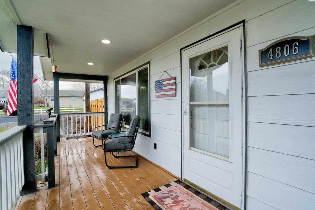 Photo of 4806 S Kent St, Kennewick, WA 99337 (MLS # 290278)