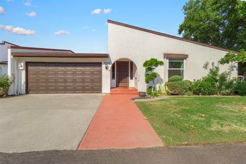 Photo of 2029 Weiskopf Court, Richland, WA 99352 (MLS # 287711)