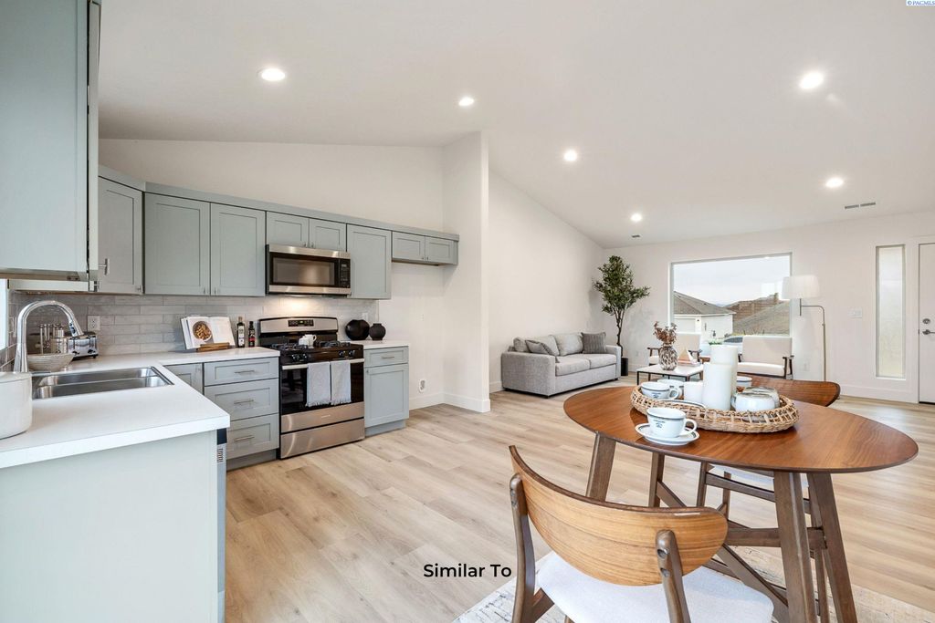 Photo of 254 N Dewberry Pl, Kennewick, WA 99336 (MLS # 291157)