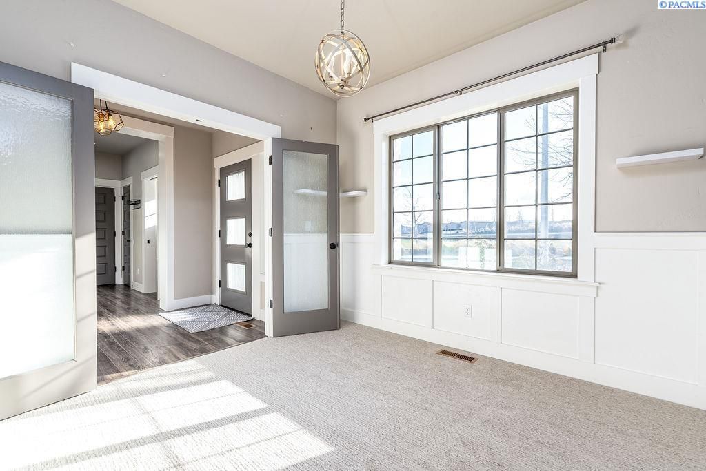 Photo of 6356 W 38th Ave, Kennewick, WA 99338 (MLS # 289367)