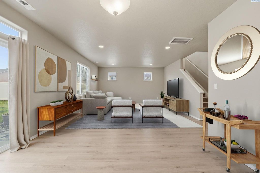 Photo of 2804 S Dawes Pl, Kennewick, WA 99336 (MLS # 289368)