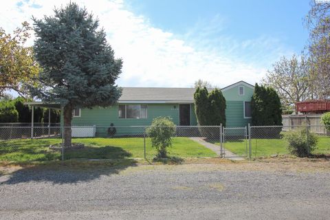 Photo of 6705 W Bonnie Avenue, Kennewick, WA 99336 (MLS # 292463)