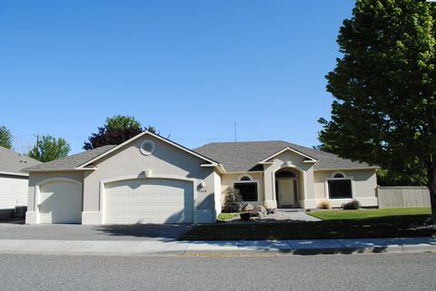 Photo of 5608 W 11th Ave, Kennewick, WA 99338 (MLS # 292595)