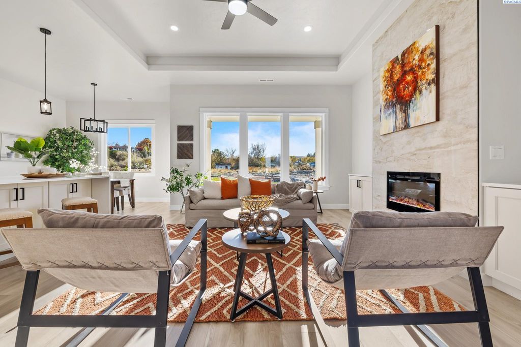 Photo of 4090 S Kingwood St, Kennewick, WA 99338 (MLS # 289487)