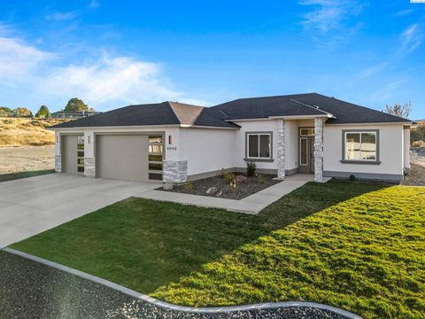 Photo of 4090 S Kingwood St, Kennewick, WA 99338 (MLS # 289487)