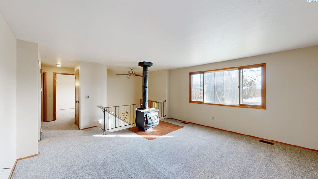 Photo of 440 NW North St, Pullman, WA 99163 (MLS # 289825)