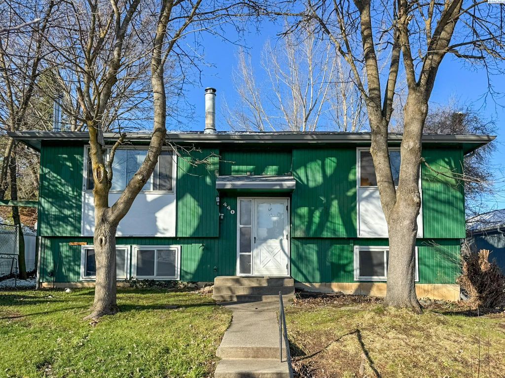 Photo of 440 NW North St, Pullman, WA 99163 (MLS # 289825)