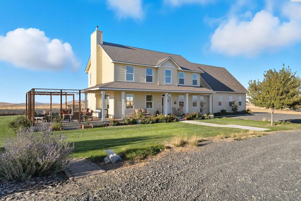 Photo of 41213 S Clodfelter Rd, Kennewick, WA 99338 (MLS # 291174)