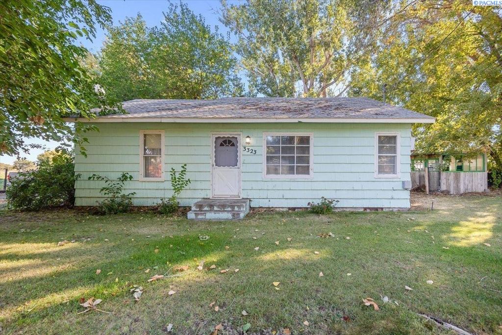 Photo of 3323 S Gum Street, Kennewick, WA 99337 (MLS # 288275)