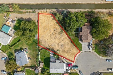Photo of 811 E 4th Ave, Kennewick, WA 99336 (MLS # 287587)
