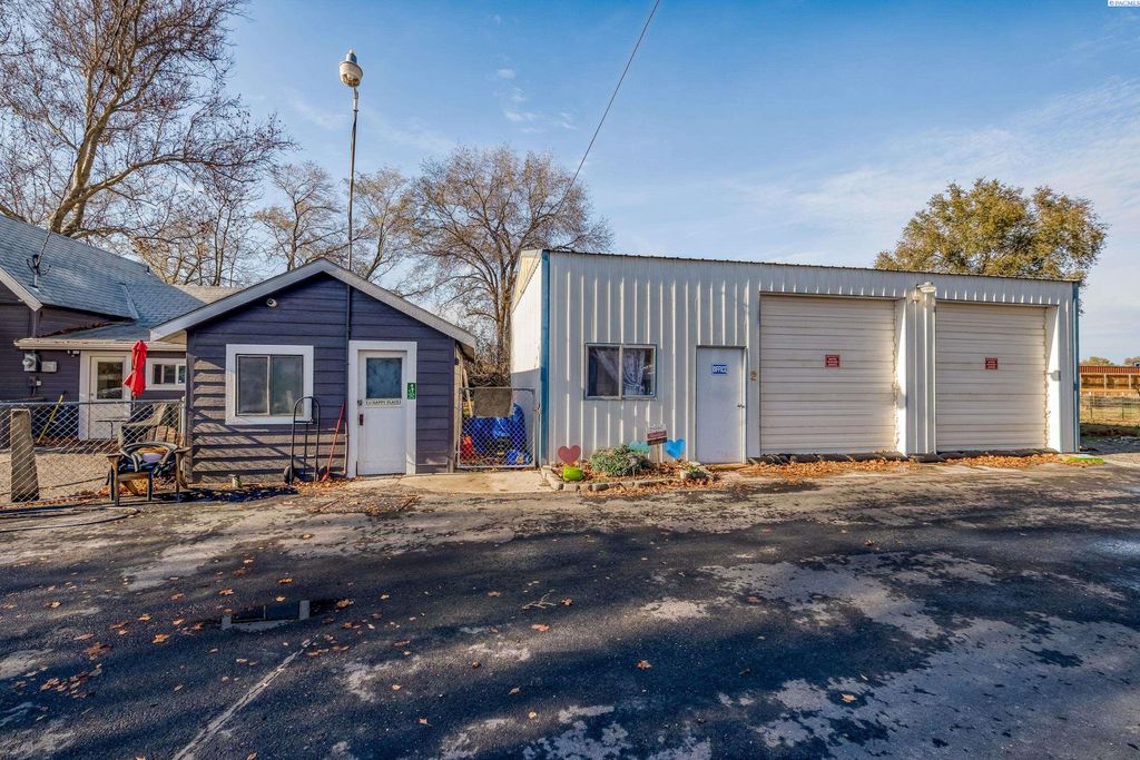 Photo of 919 E 23rd Ave, Kennewick, WA 99337 (MLS # 286690)