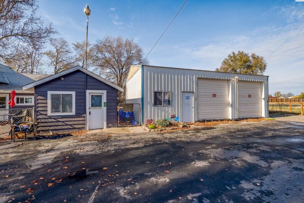 Photo of 919 E 23rd Ave, Kennewick, WA 99337 (MLS # 286690)
