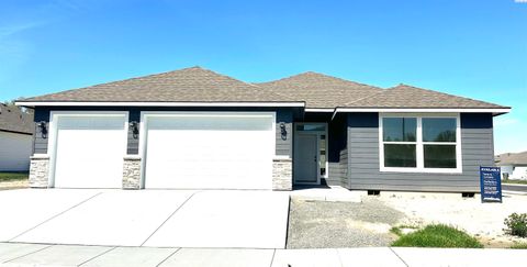 Photo of 2851 S Alder St, Kennewick, WA 99337 (MLS # 291877)