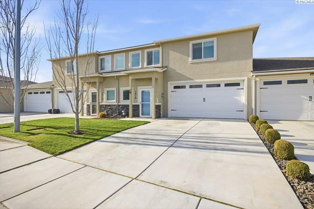 Photo of 1010 S Elma Street, Kennewick, WA 99338 (MLS # 288817)
