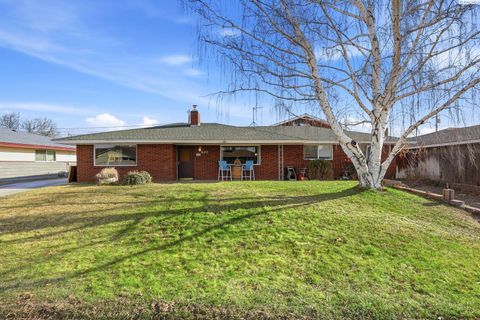 Photo of 609 N 38th St, Yakima, WA 98901 (MLS # 290134)