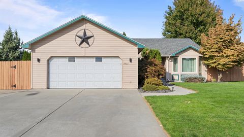 Photo of 4407 Sinia Dr, Pasco, WA 99301 (MLS # 287898)