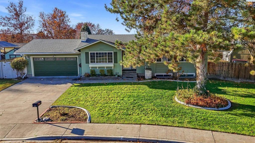 Photo of 1803 Birch Ave, Richland, WA 99354 (MLS # 289141)
