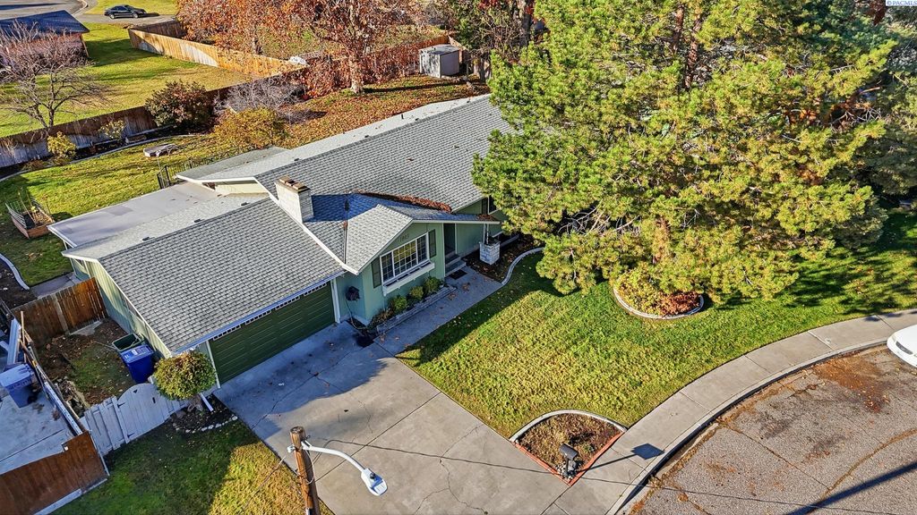 Photo of 1803 Birch Ave, Richland, WA 99354 (MLS # 289141)