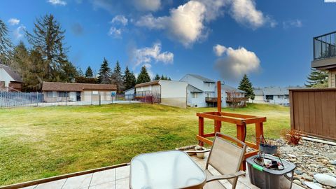 Photo of 600 SW Crestview Dr #18, Pullman, WA 99163 (MLS # 290352)