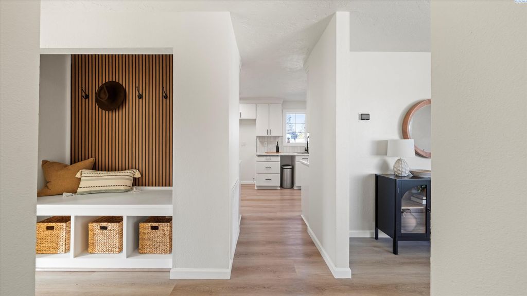 Photo of 508 S Grant St, Kennewick, WA 99336 (MLS # 289846)