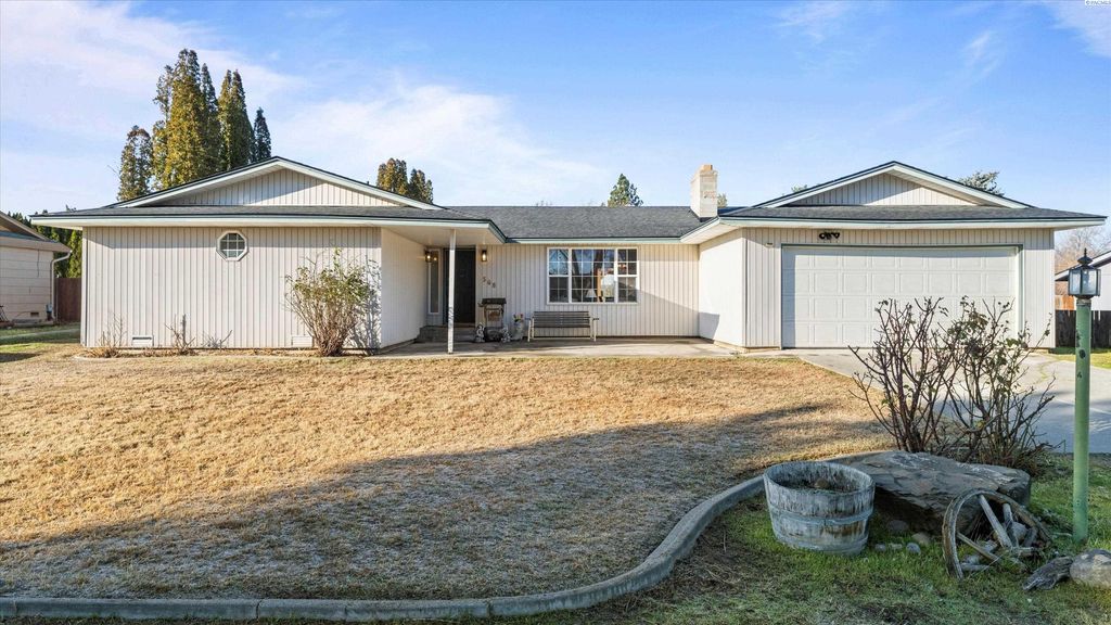 Photo of 508 S Grant St, Kennewick, WA 99336 (MLS # 289846)