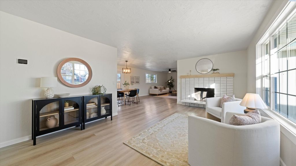 Photo of 508 S Grant St, Kennewick, WA 99336 (MLS # 289846)