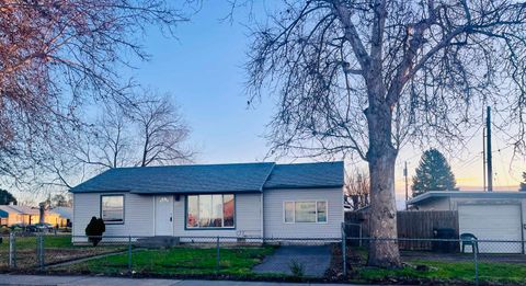 Photo of 621 N 20th Ave, Pasco, WA 99301 (MLS # 289714)