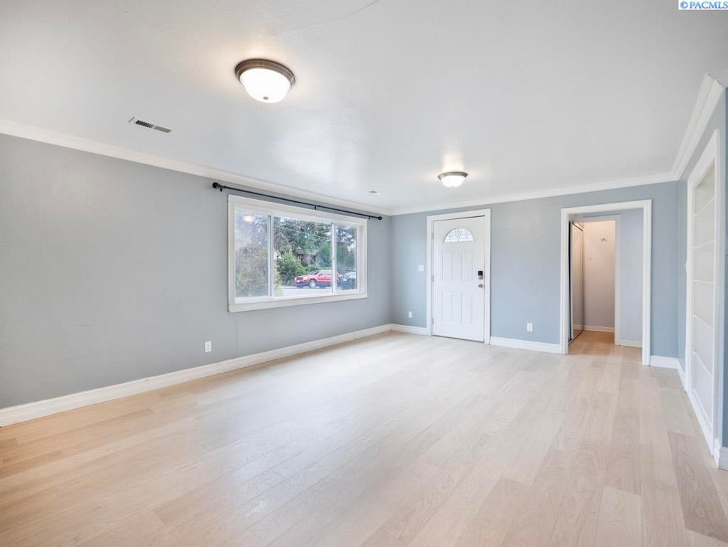 Photo of 620 SE Mckenzie Street, Pullman, WA 99163 (MLS # 291529)