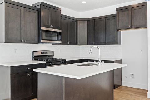 Photo of 1140 S Underwood Pl, Kennewick, WA 99337 (MLS # 293078)