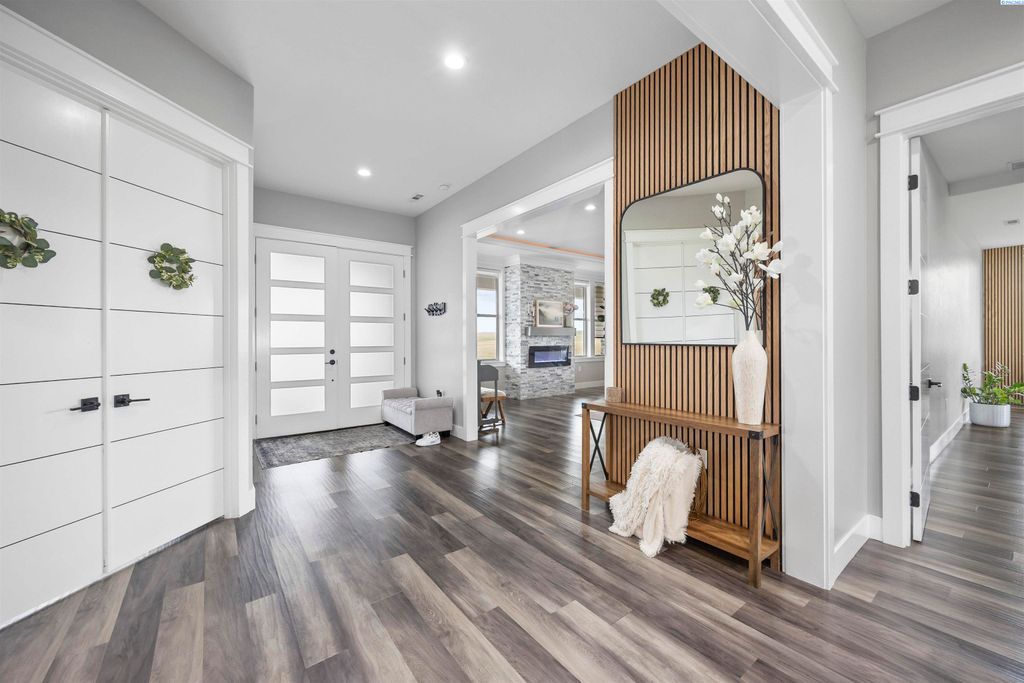 Photo of 33812 Cantera Street, Kennewick, WA 99338 (MLS # 291564)