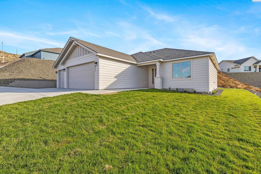 Photo of 2837 S Osborne St, Kennewick, WA 99338 (MLS # 291318)